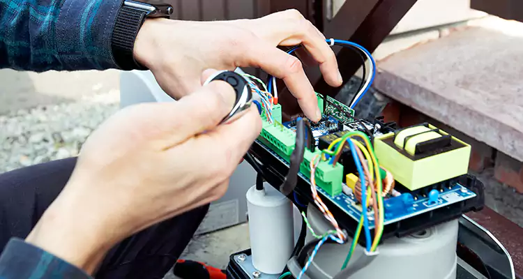 Automatic Driveway Gate Repair in Tampa, FL