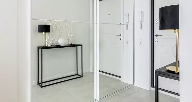 Mirrored Bifold Closet Doors Repair in Tampa, FL