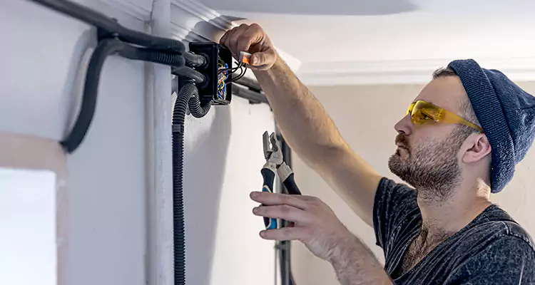 Garage Door Opener Cable Repair in Tampa, FL