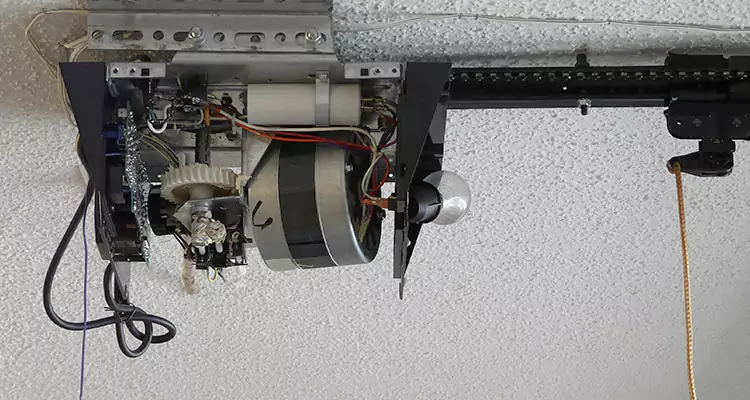 Emergency Garage Door Opener Repair in Tampa, FL
