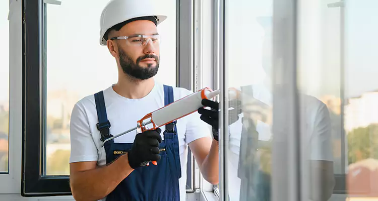 Retractable Screens Repair for Patio in Tampa, FL