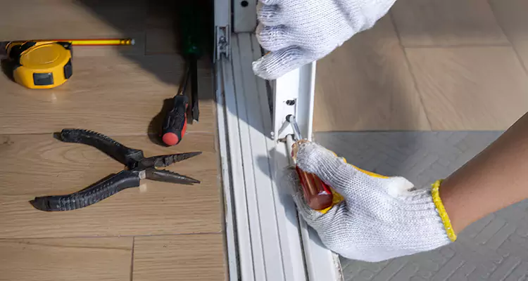 Screen Door Wheel Replacement in Tampa, FL