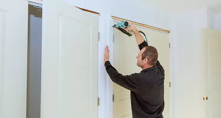Top Rated Door Fixing ServiceFixing Garage Door Track in Tampa, FL