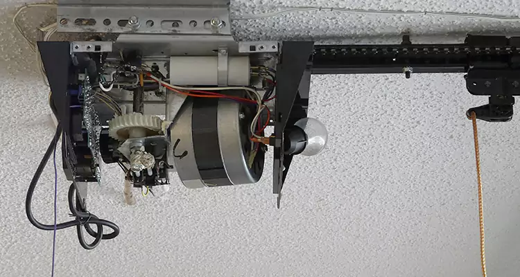 Garage Door Motor Replacement in Tampa, FL