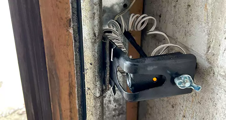 Fix Broken Garage Door Sensor in Tampa, FL