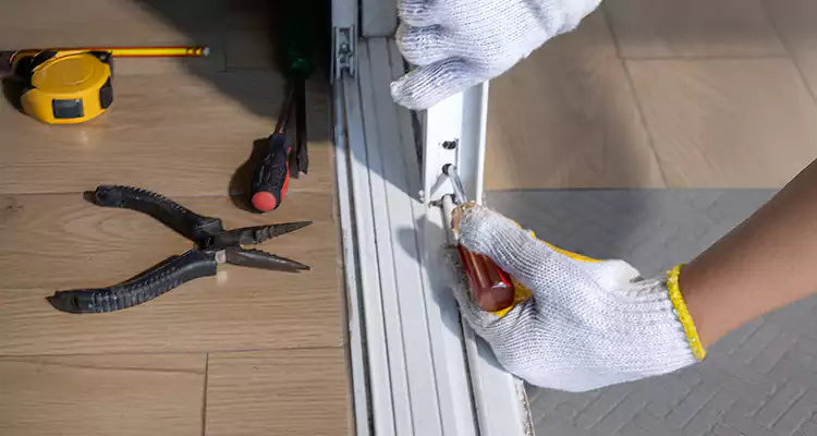 Closet Sliding Door Track Repair in Tampa, FL