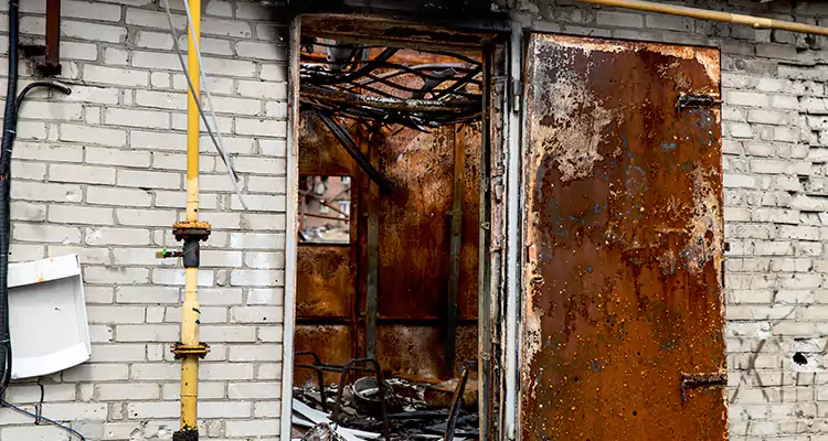 Metal Door Rust Repair in Tampa, FL