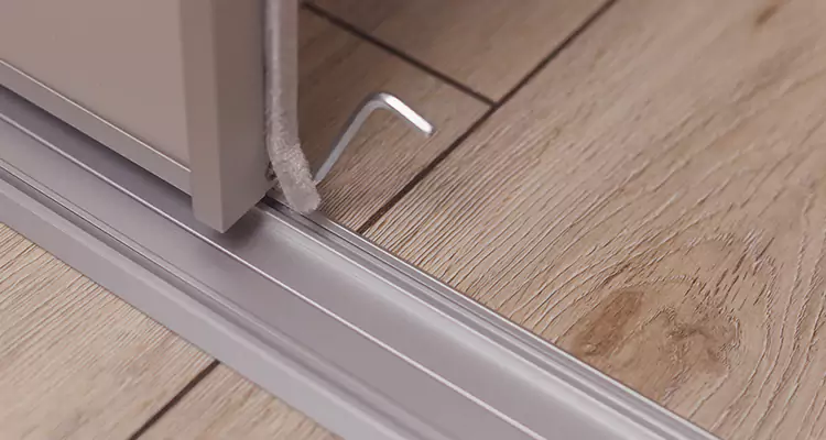 Squeaky Sliding Door Repair in Tampa, FL