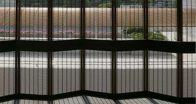 Front Screen Door Repair in Tampa, FL