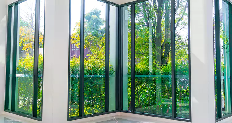 Folding Glass Balcony Door Repair in Tampa, FL