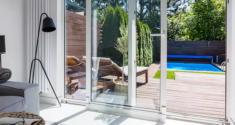 Fixing A Sliding Screen Door Roller in Tampa, FL